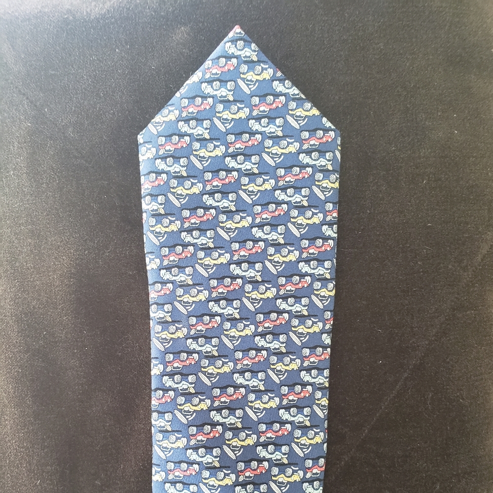Tie with cars